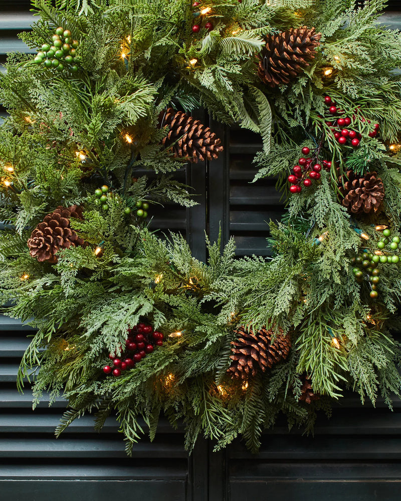 Außenkompositionen mit Tannenbaum